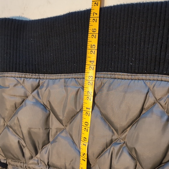 Black puffer jacket with gray faux fur collar - Picture 5 of 6